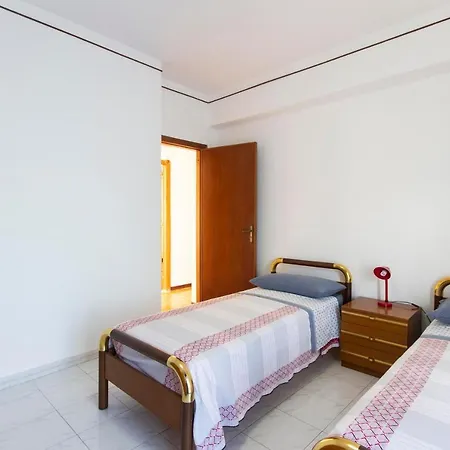 Tra Mare E Montagna Gaggi